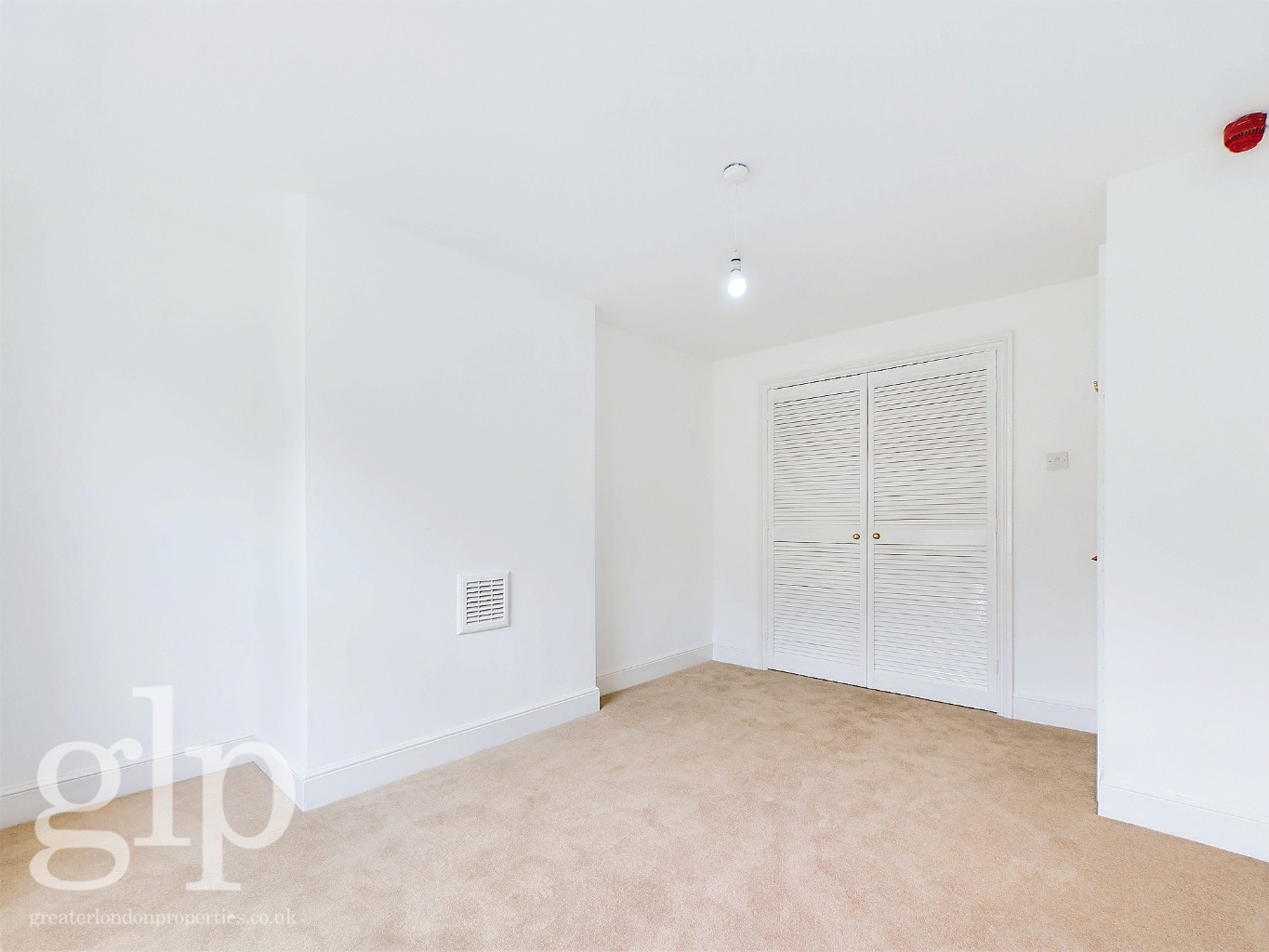 3 Bedroom Flat, Lambs Conduit Street, Bloomsbury, WC1N