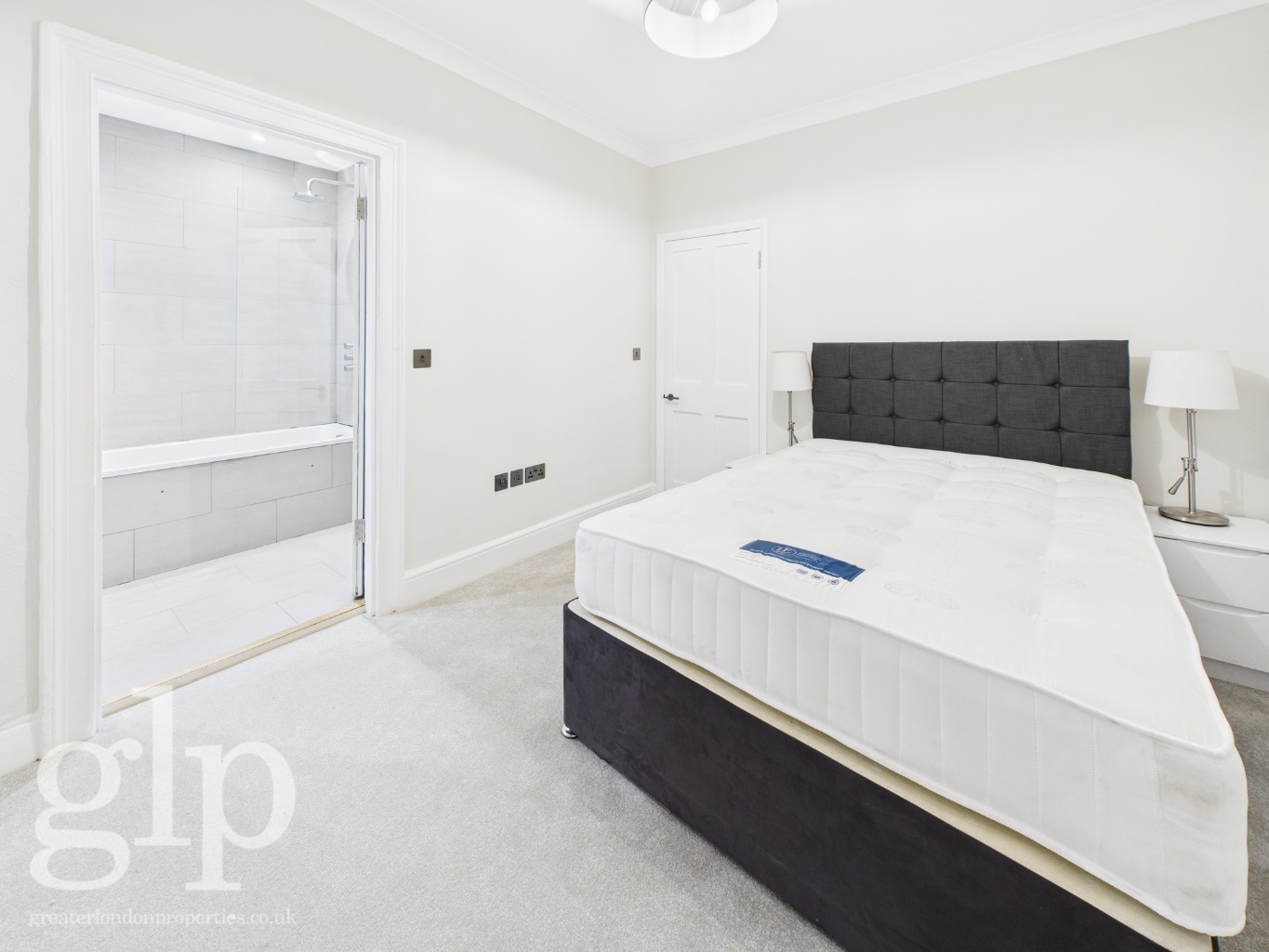 1 Bedroom Apartment, Bathurst Street, Hyde Park, W2