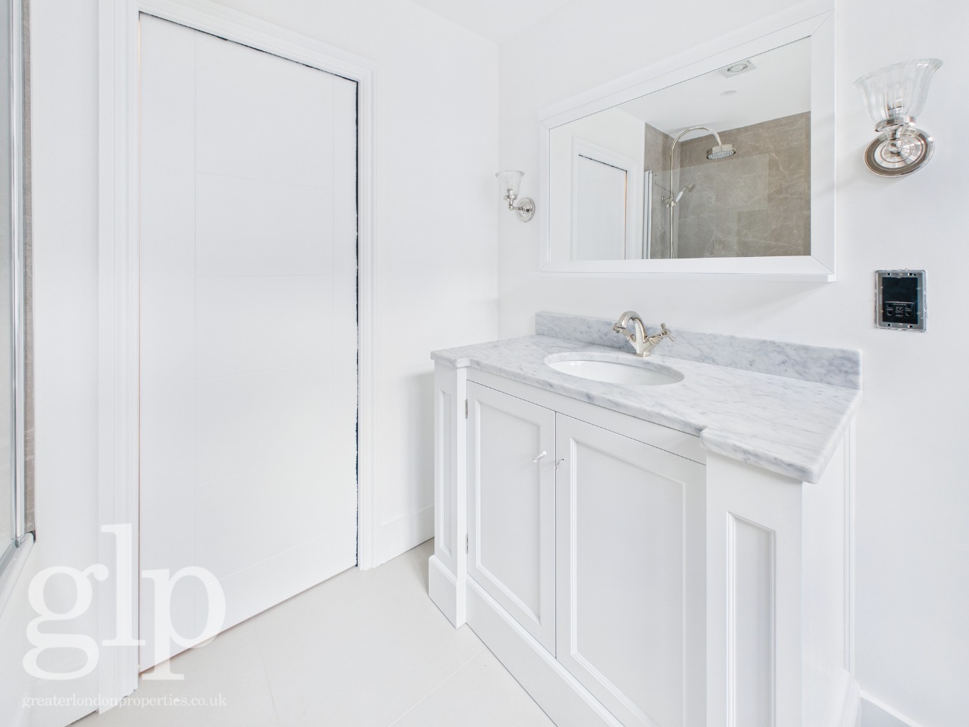 1 Bedroom Apartment, Bathurst Street, Hyde Park, W2