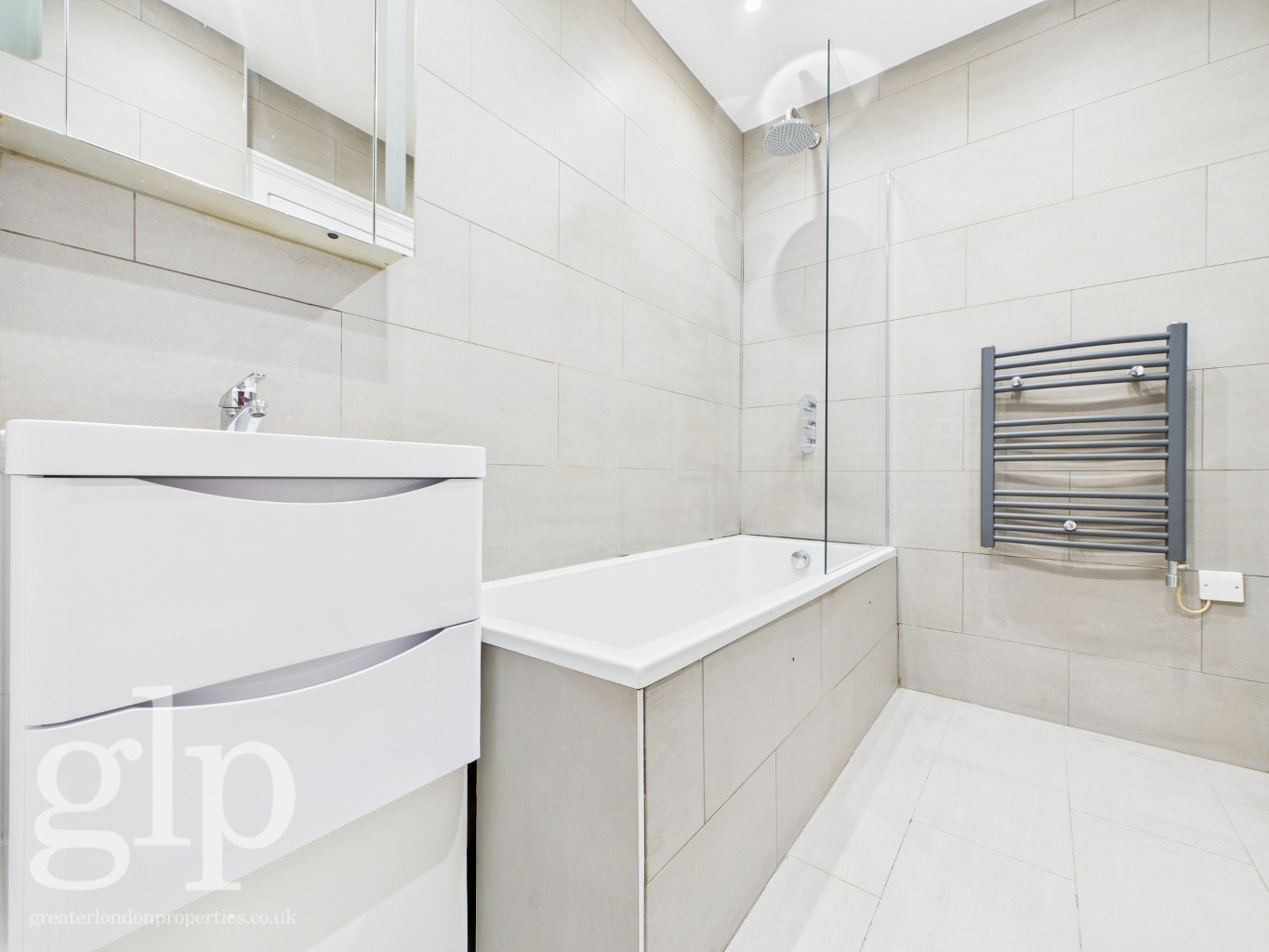 1 Bedroom Apartment, Bathurst Street, Hyde Park, W2