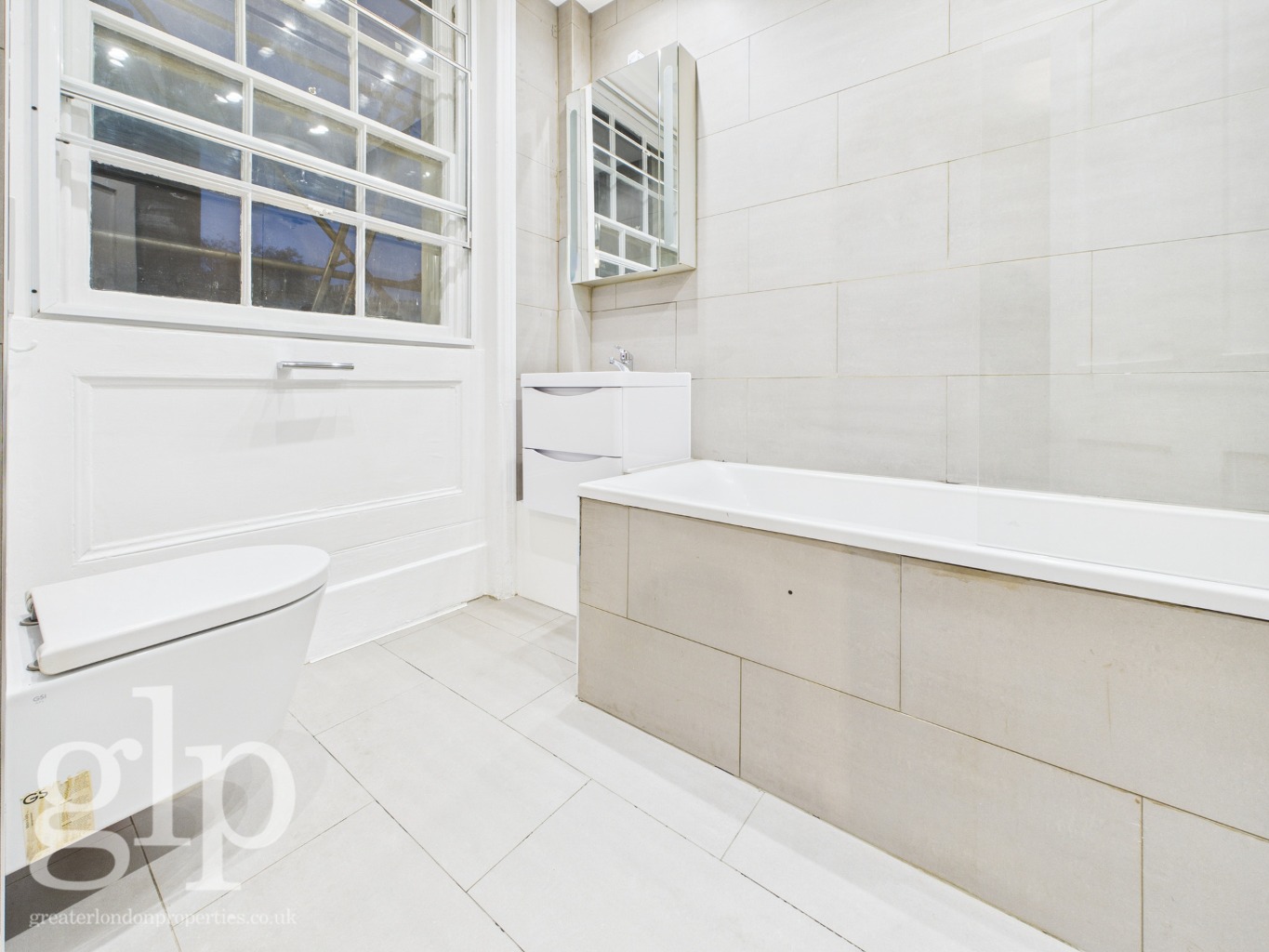 1 Bedroom Apartment, Bathurst Street, Hyde Park, W2