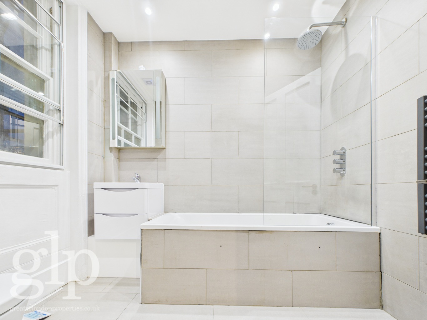 1 Bedroom Apartment, Bathurst Street, Hyde Park, W2