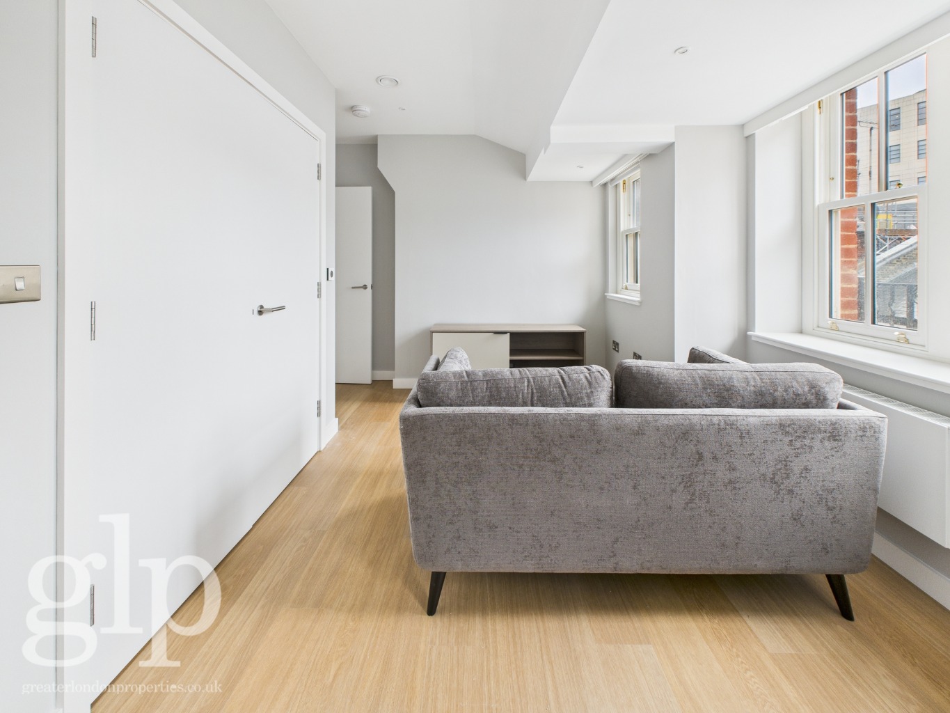 1 Bedroom Semi-Detached, Denman Street W1D
