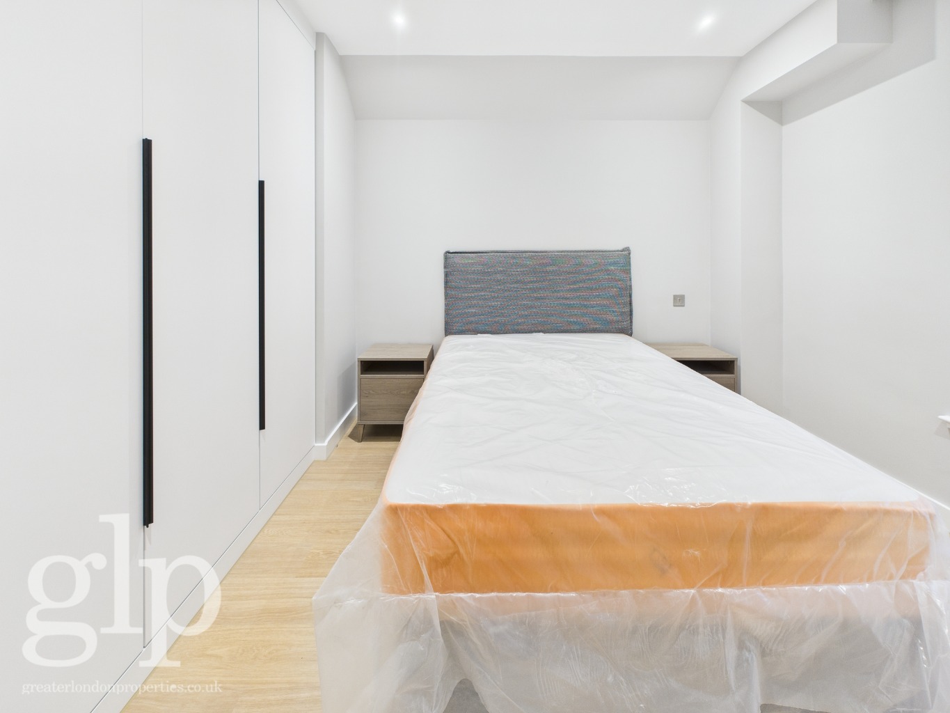 1 Bedroom Semi-Detached, Denman Street W1D