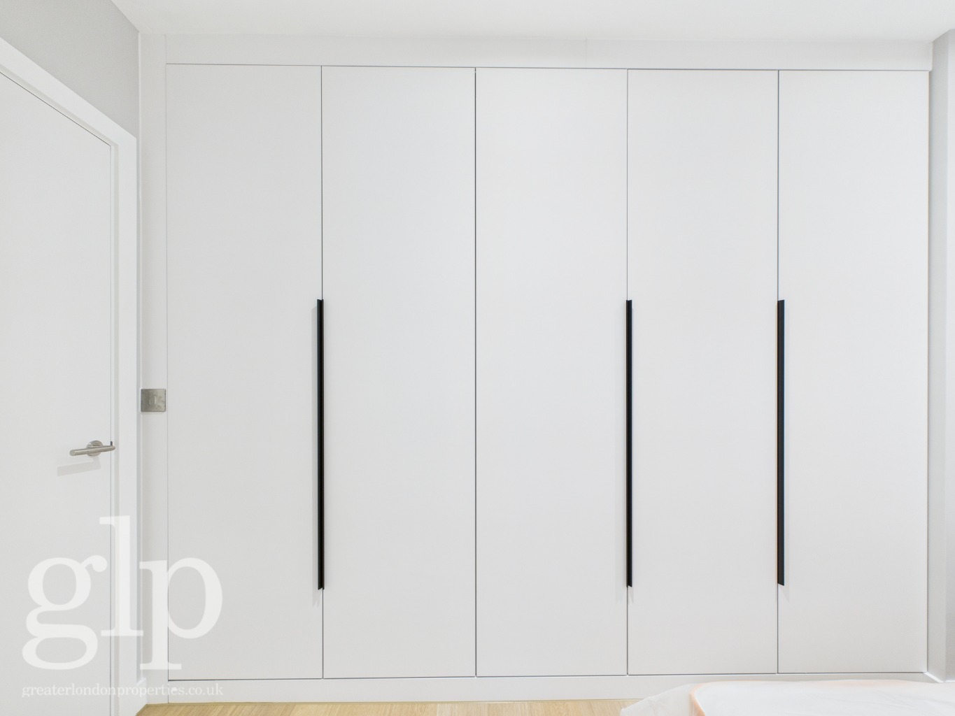 1 Bedroom Semi-Detached, Denman Street W1D