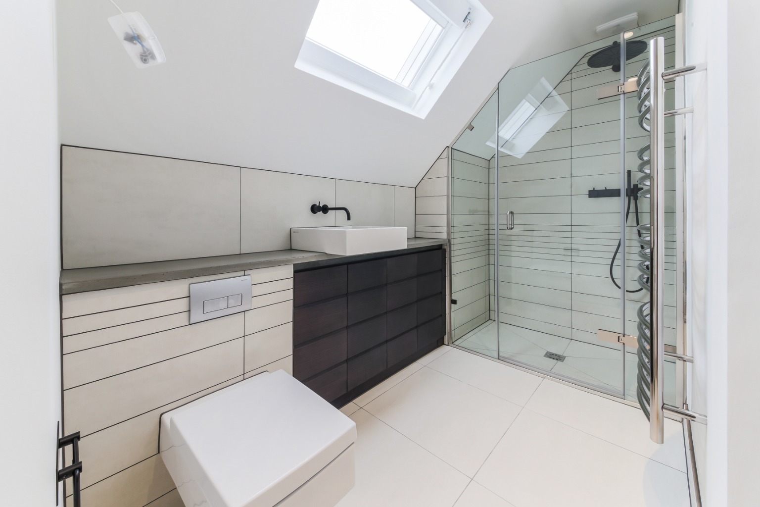 1 Bedroom Apartment, Shelton Street,  Covent Garden WC2H