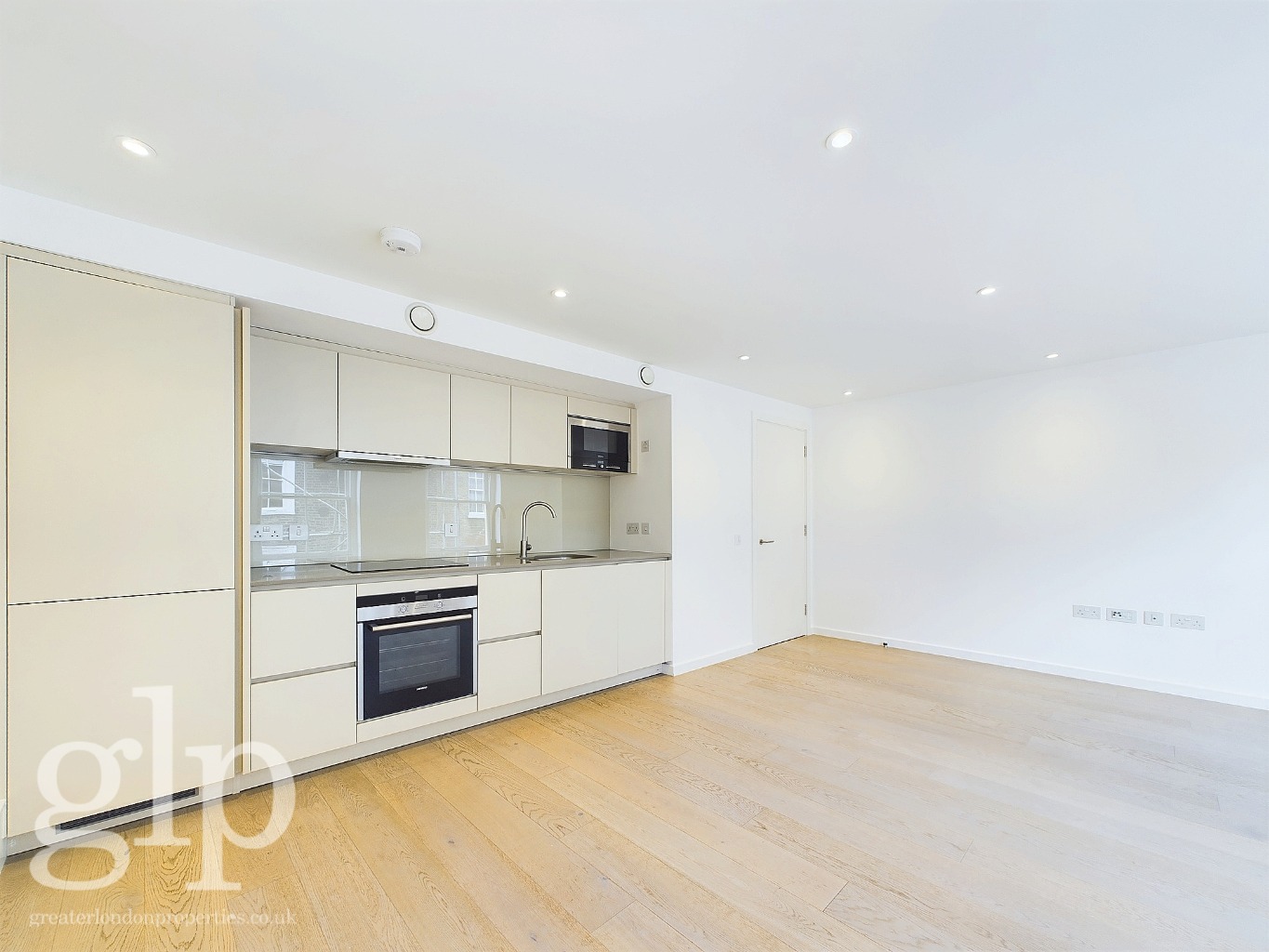 1 Bedroom Apartment, Fouberts Place,  Soho, W1F