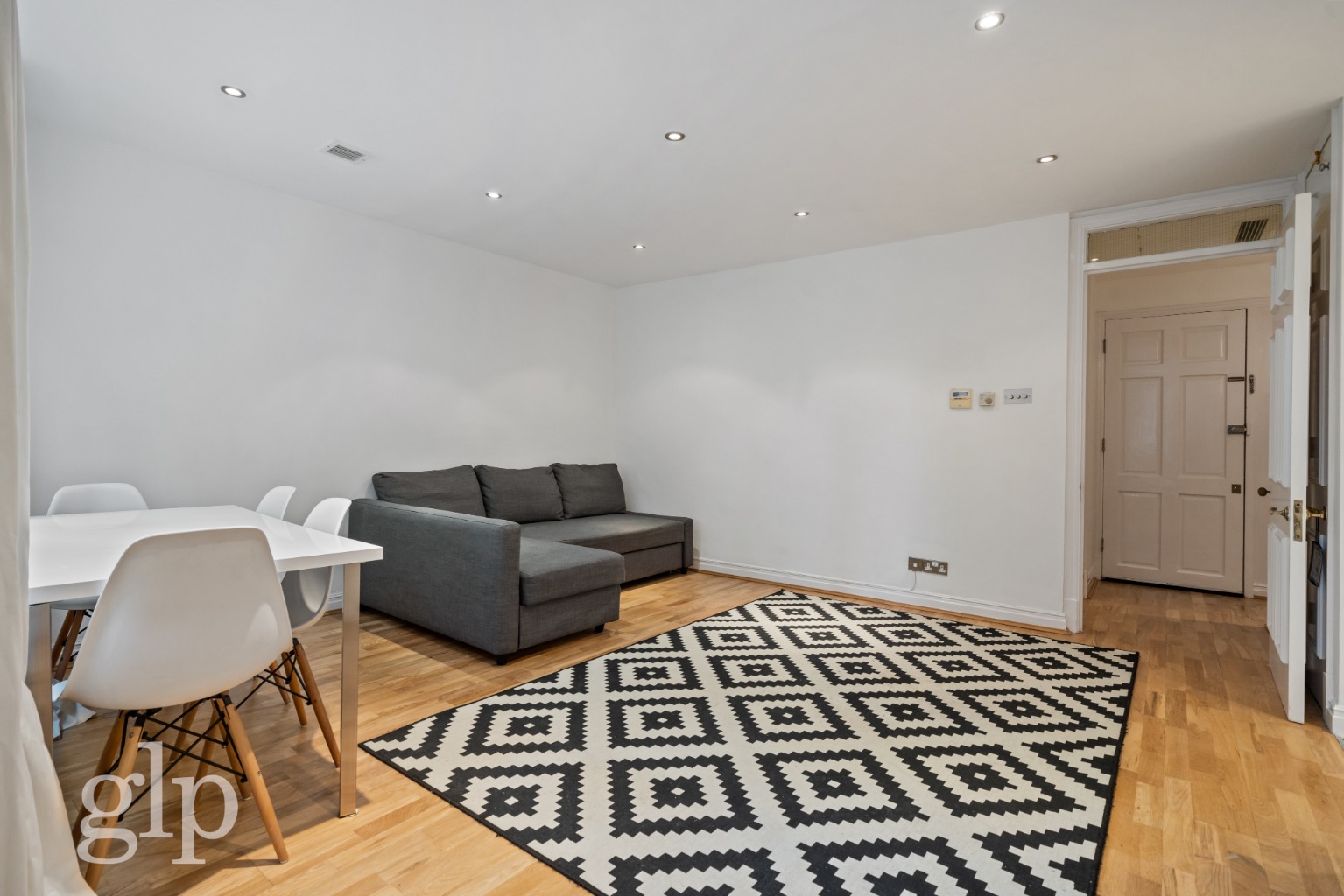 1 Bedroom Apartment, Charing Cross Road, London, WC2H 0AT