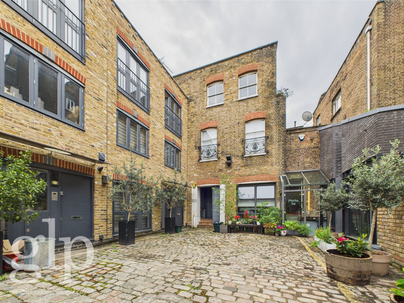 4 Bedroom Apartment, Warren Mews, Fitzrovia, W1T