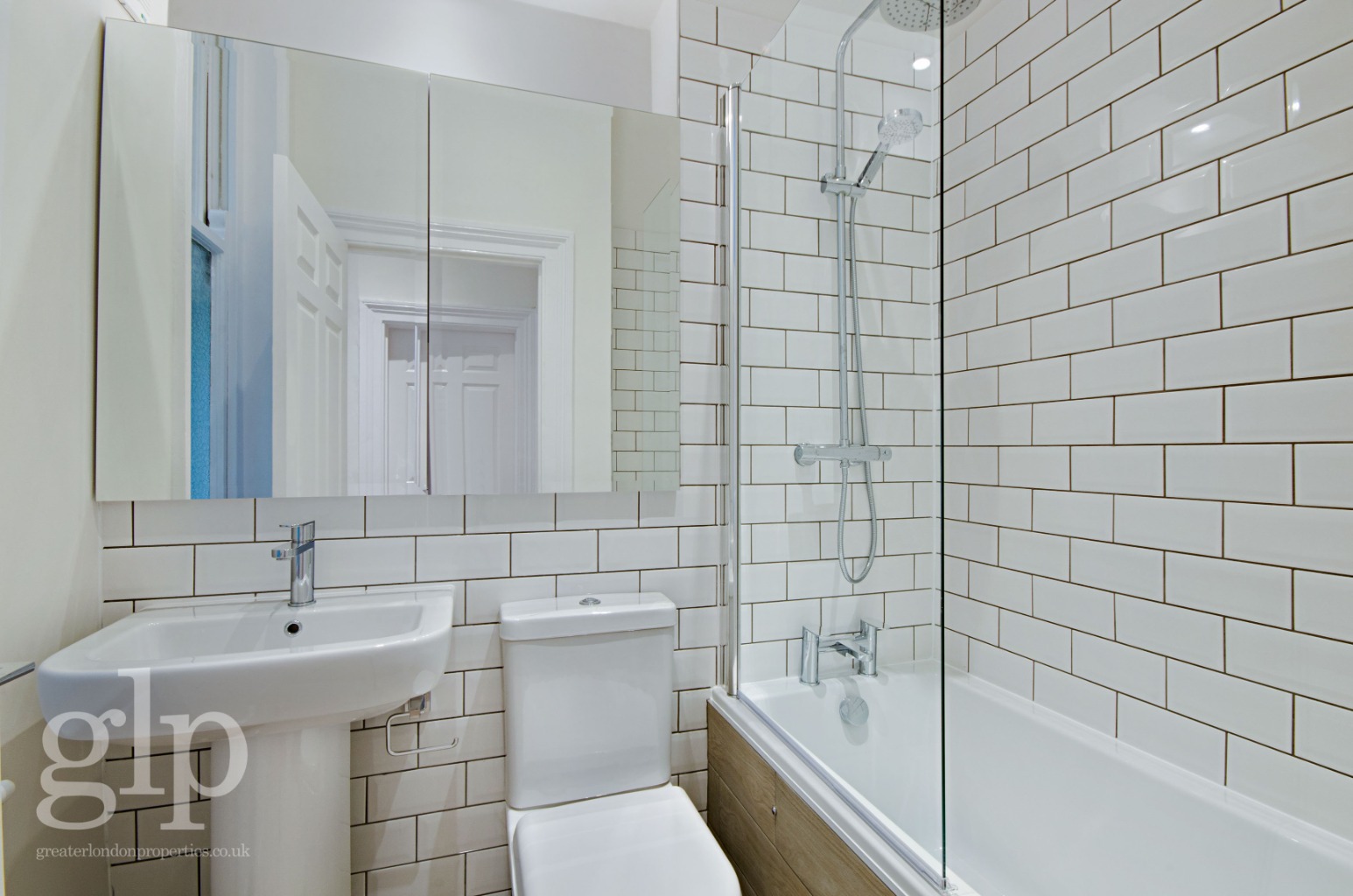 2 Bedroom Flat, Shaftesbury Avenue, Covent Garden WC2H