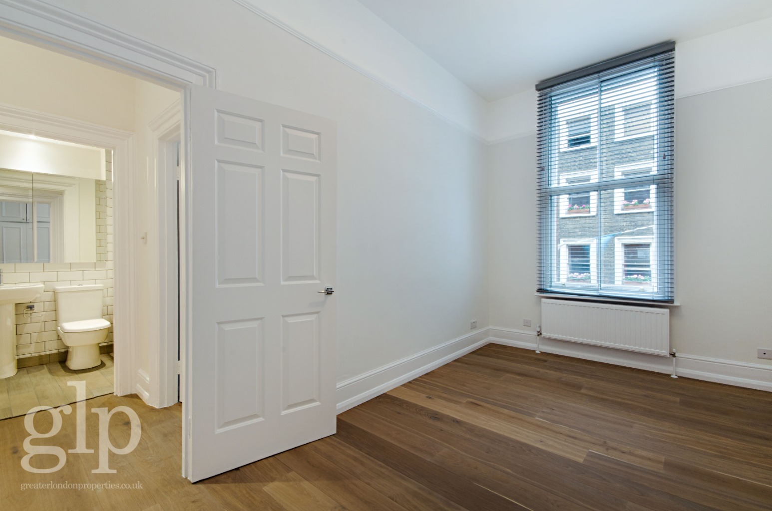 2 Bedroom Flat, Shaftesbury Avenue, Covent Garden WC2H