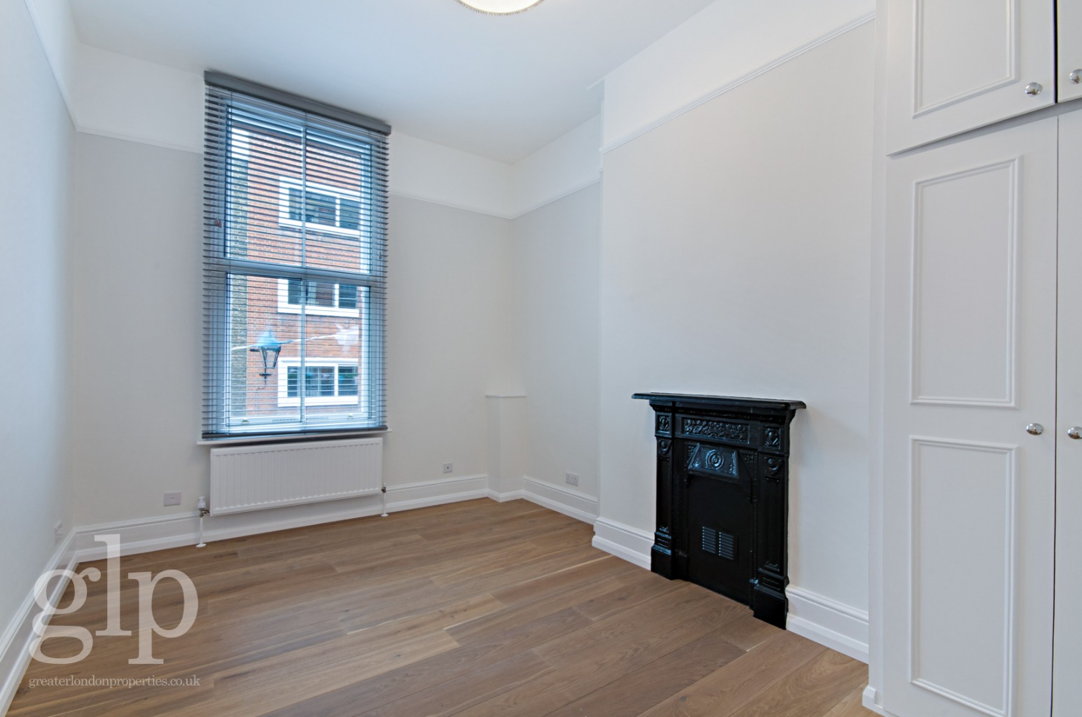 2 Bedroom Flat, Shaftesbury Avenue, Covent Garden WC2H