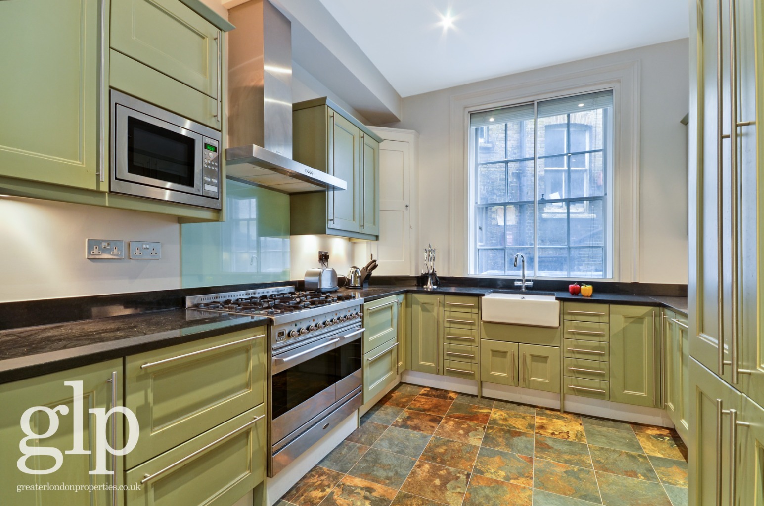 3 Bedroom Town House, Wellington Street, Covent Garden, WC2E
