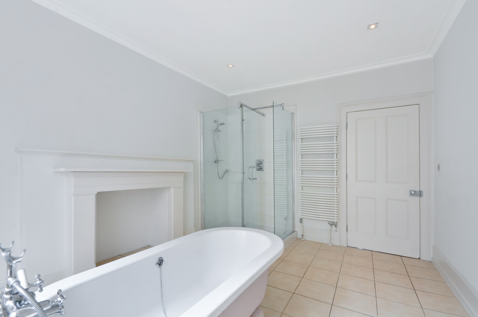 3 Bedroom Town House, Wellington Street, Covent Garden, WC2E