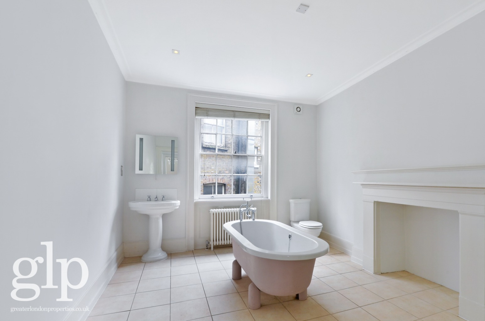 3 Bedroom Town House, Wellington Street, Covent Garden, WC2E
