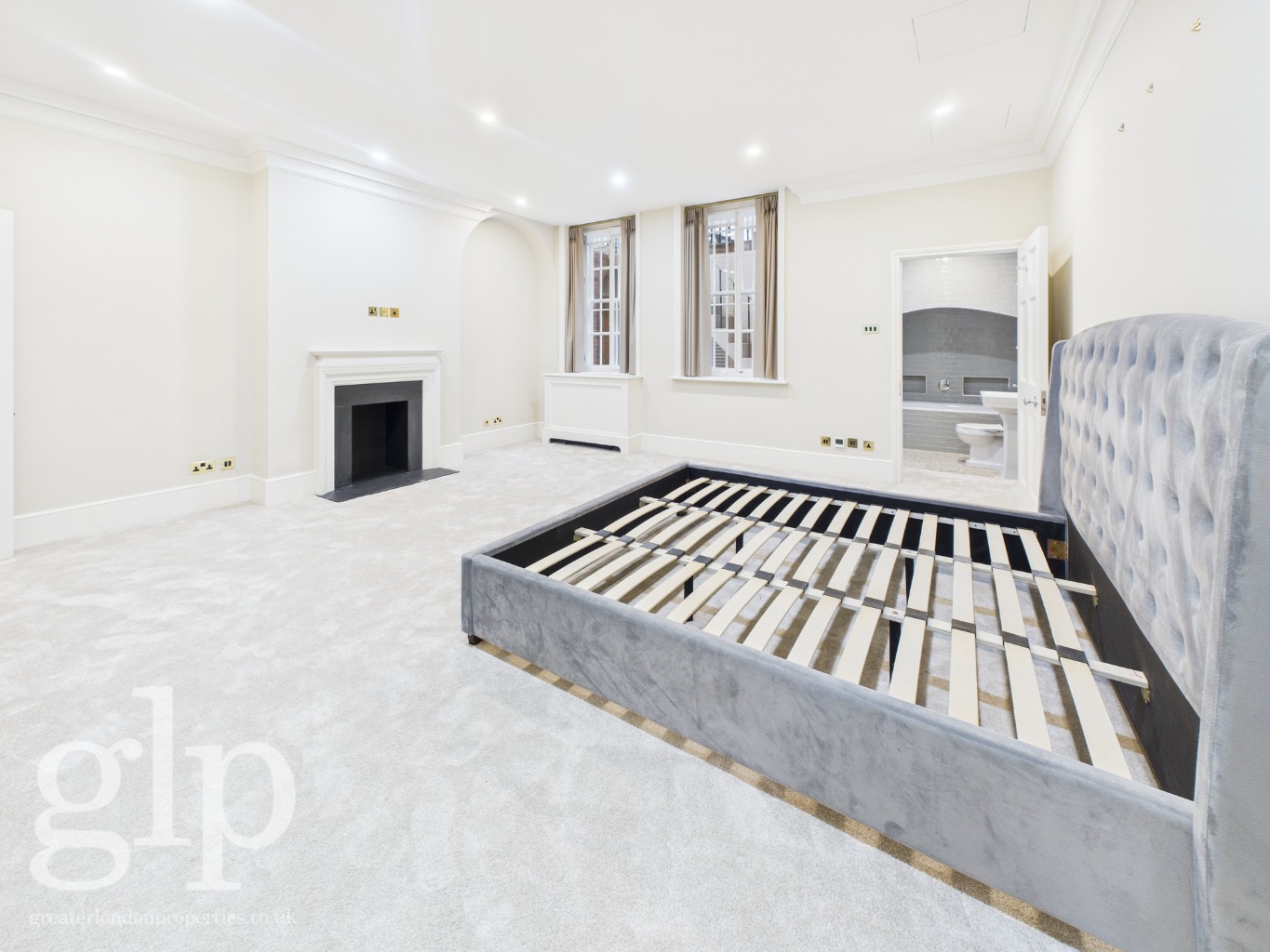 2 Bedroom Apartment, Park Street, London, Mayfair W1K