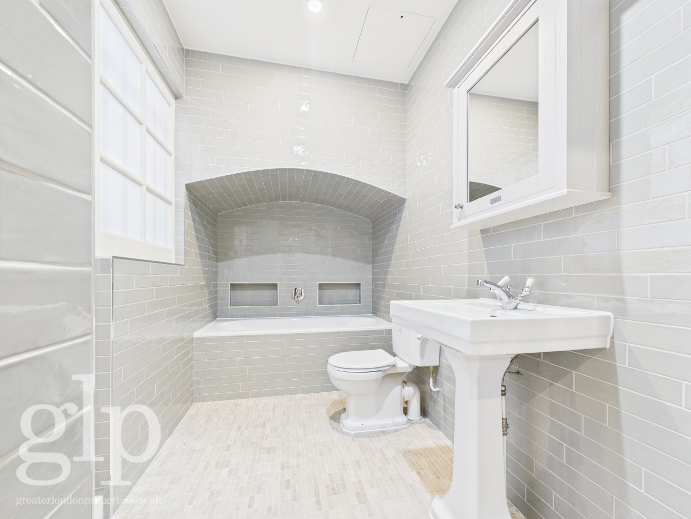 2 Bedroom Apartment, Park Street, London, Mayfair W1K