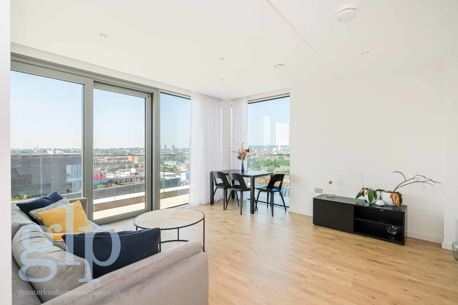 2 Bedroom Flat, Camley Street, London, Greater London, N1C