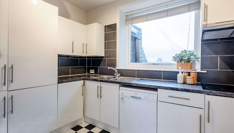 4 Bedroom Apartment, Penthouse, Strathmore Court, NW8