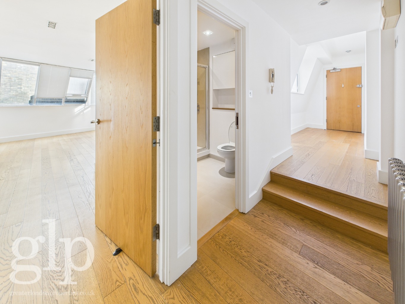 2 Bedroom Apartment, Wellington Street, Covent Garden, WC2E