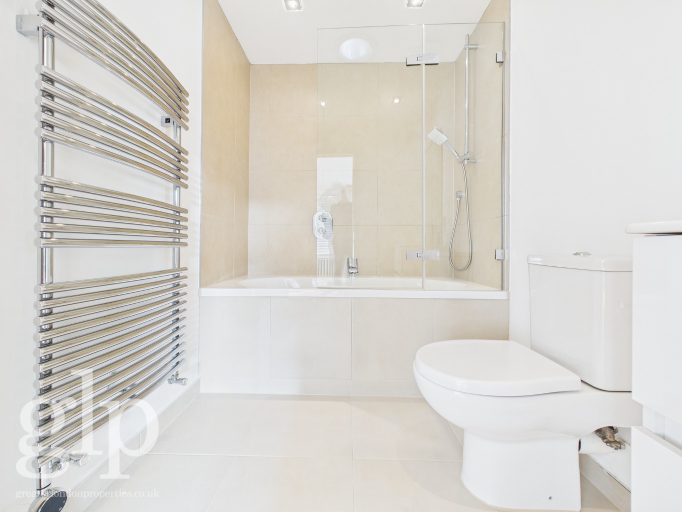 2 Bedroom Apartment, Wellington Street, Covent Garden, WC2E