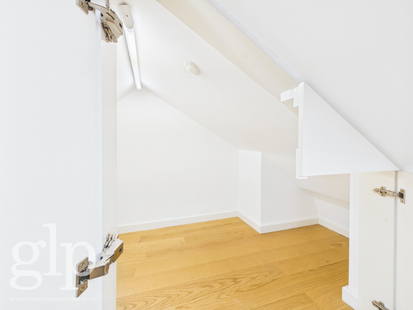 2 Bedroom Apartment, Wellington Street, Covent Garden, WC2E