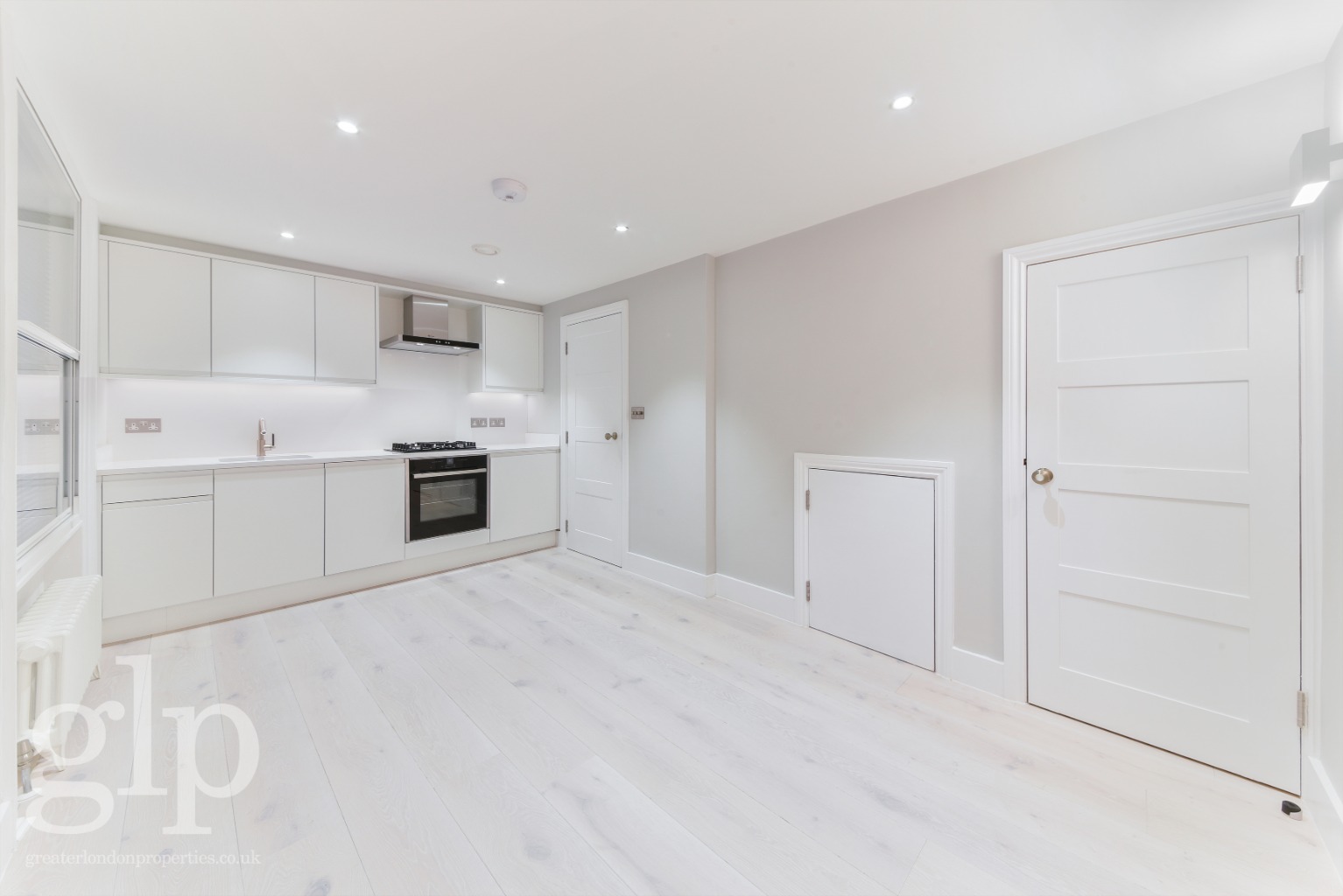 1 Bedroom Apartment, Carnaby Street,  Soho, W1F