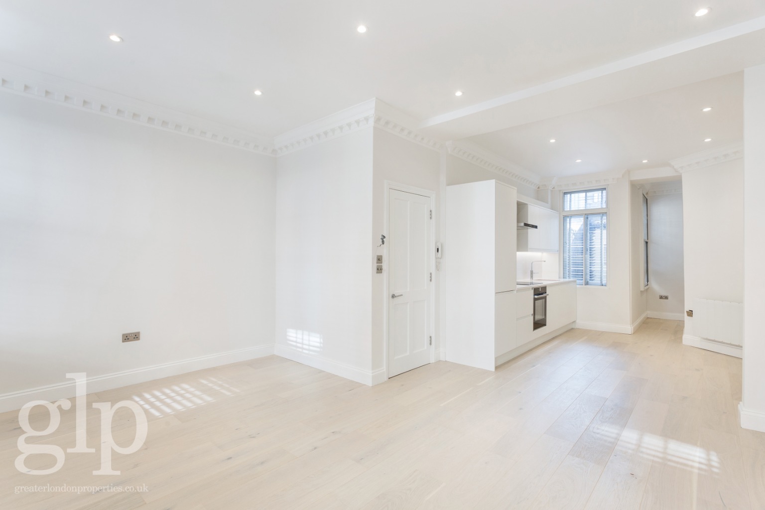 1 Bedroom Apartment, Berwick Street, Soho, W1F