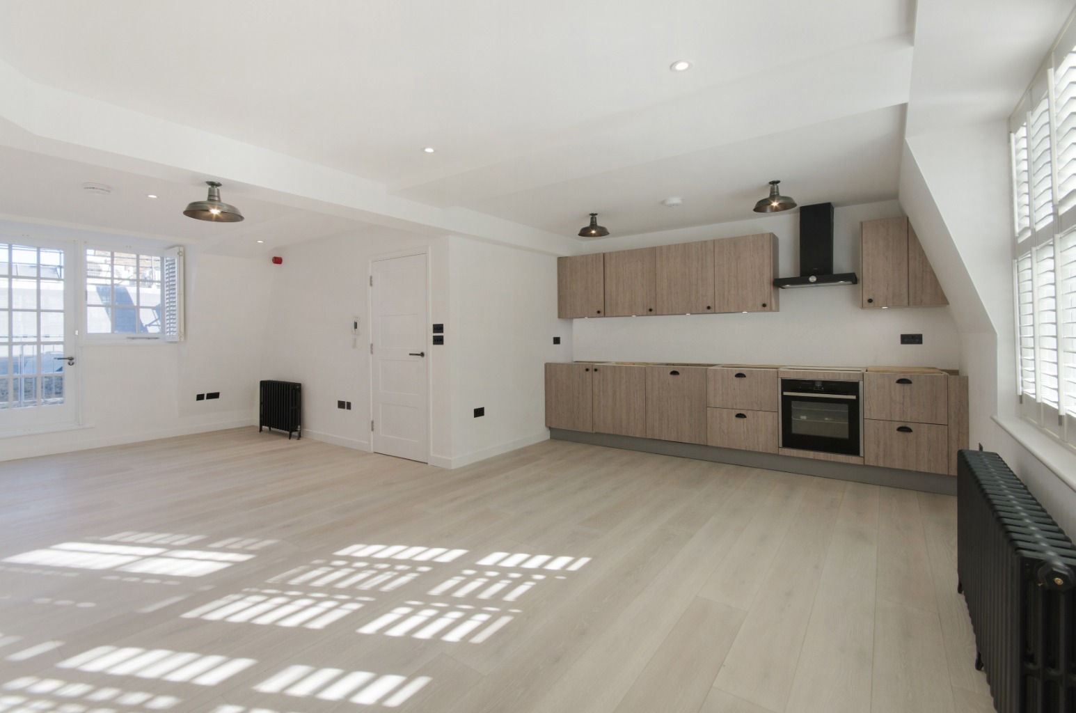 2 Bedroom Apartment, Monmouth Street, Covent Garden, WC2H