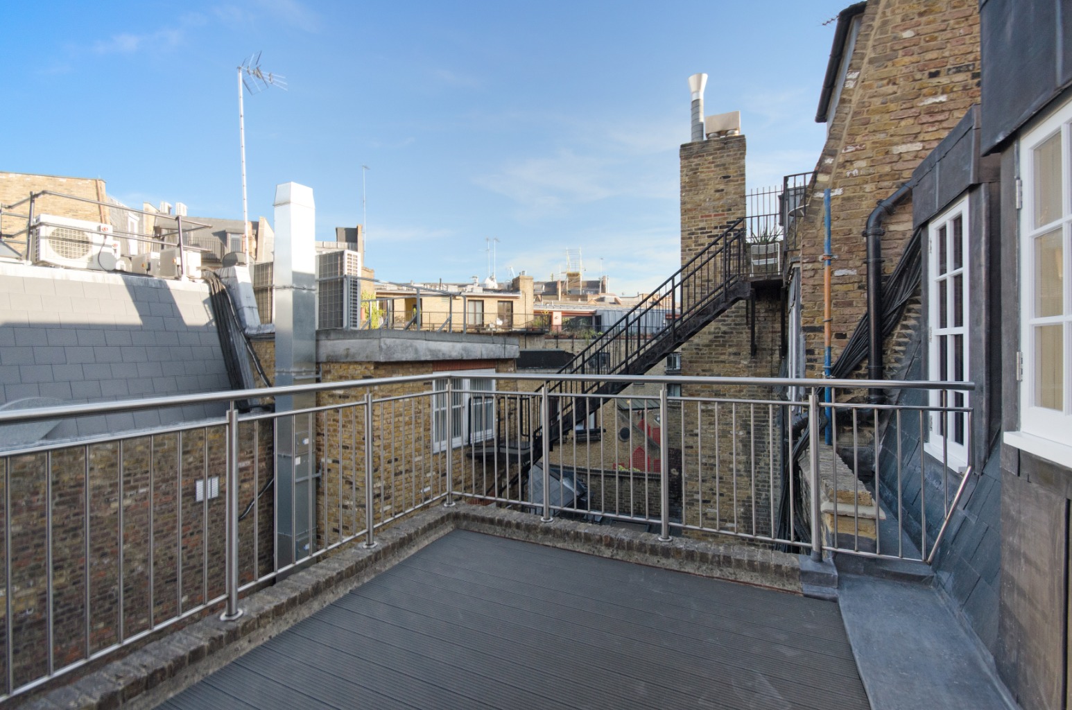 2 Bedroom Apartment, Monmouth Street, Covent Garden, WC2H