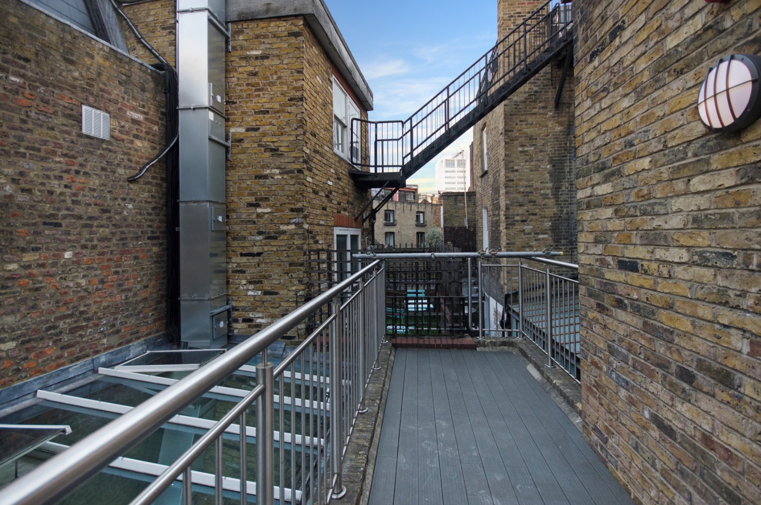 2 Bedroom Apartment, Monmouth Street, Covent Garden, WC2H