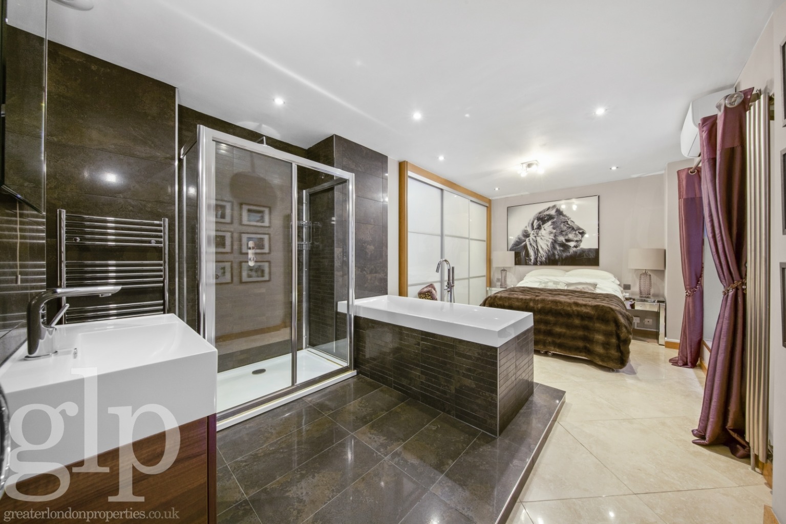 2 Bedroom Apartment, Upper John Street, Soho, W1F