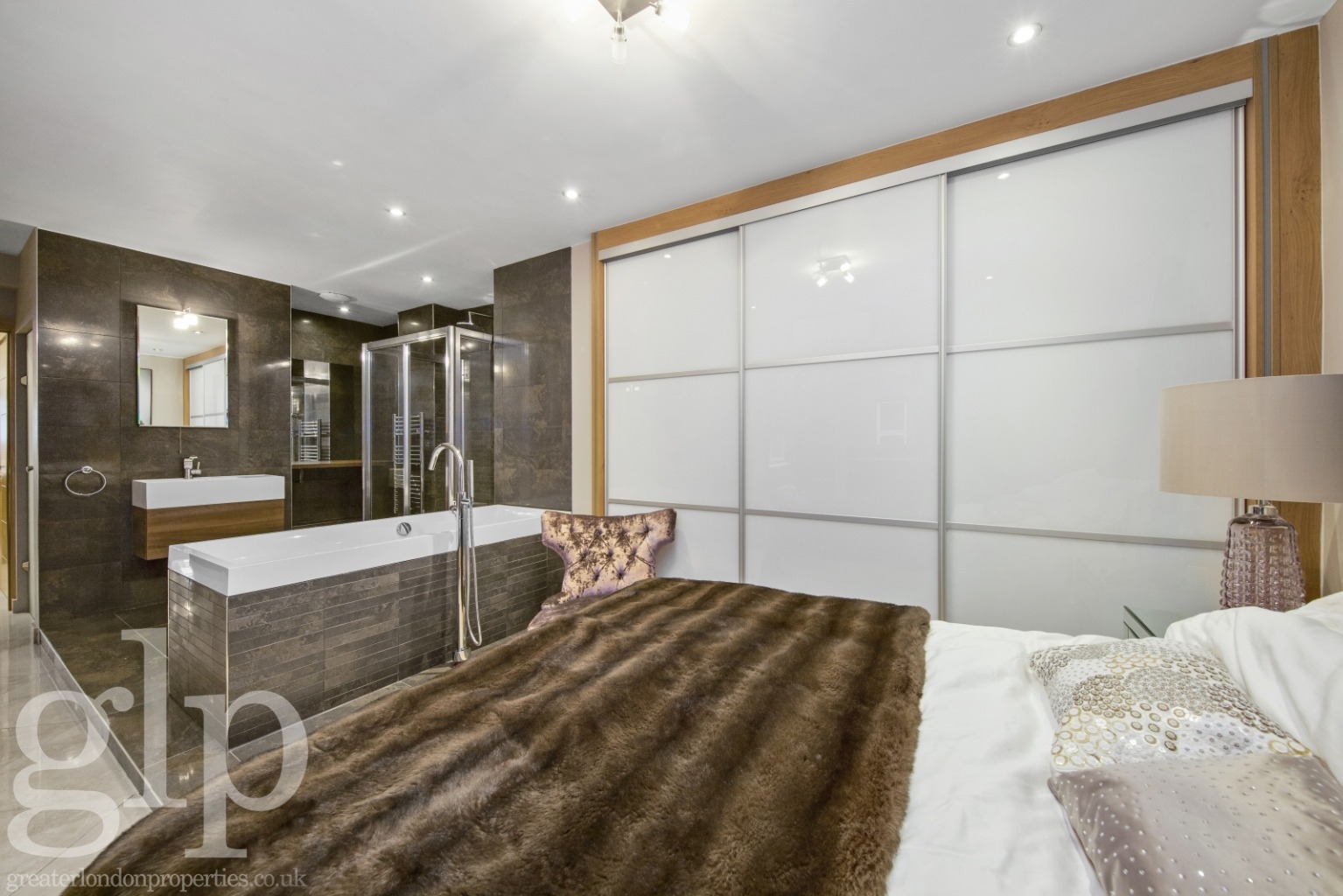 2 Bedroom Apartment, Upper John Street, Soho, W1F