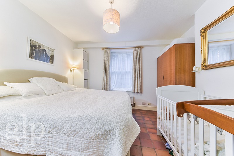 2 Bedroom Apartment, Robsart Mansions, Kenton Street, London, Greater London, WC1N 1NJ