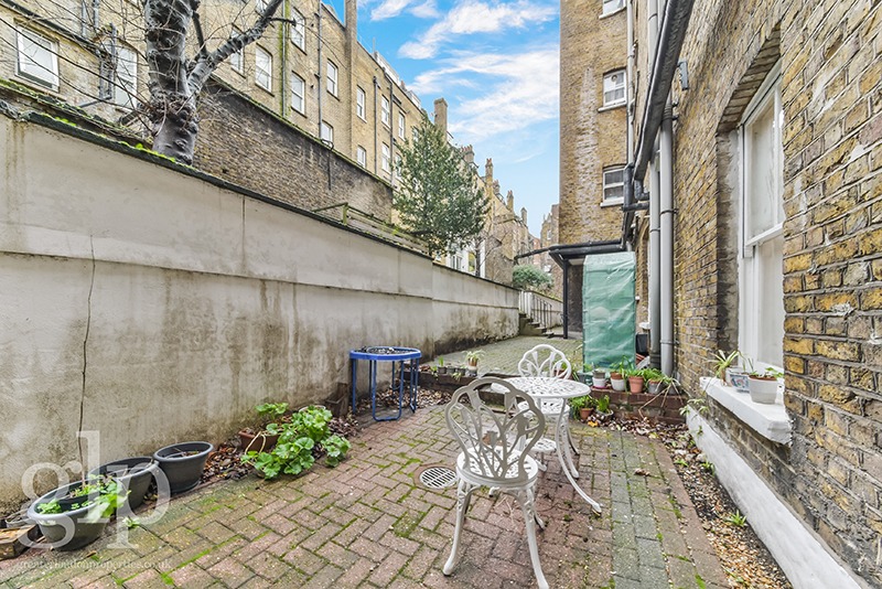 2 Bedroom Apartment, Robsart Mansions, Kenton Street, London, Greater London, WC1N 1NJ