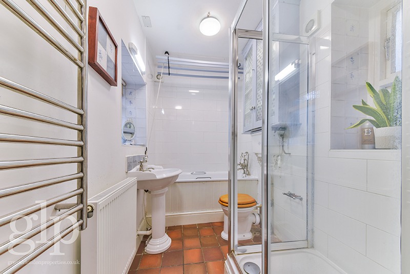 2 Bedroom Apartment, Robsart Mansions, Kenton Street, London, Greater London, WC1N 1NJ