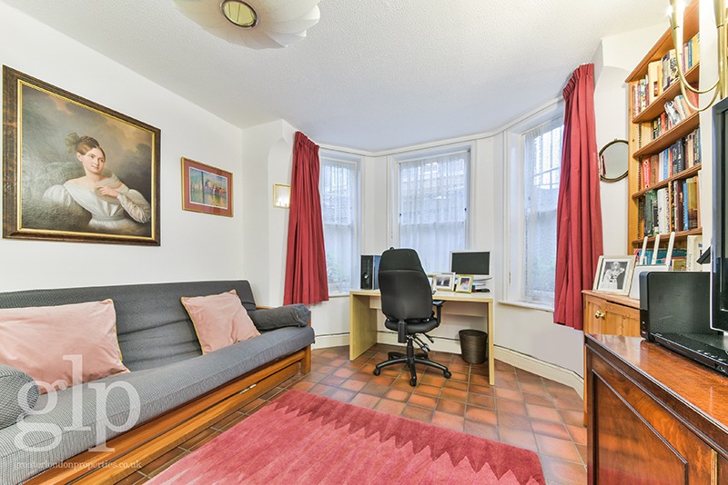 2 Bedroom Apartment, Robsart Mansions, Kenton Street, London, Greater London, WC1N 1NJ