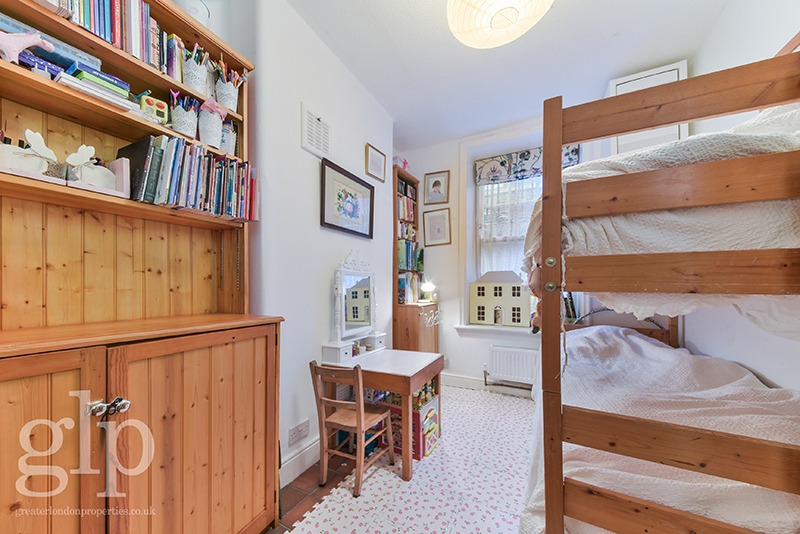 2 Bedroom Apartment, Robsart Mansions, Kenton Street, London, Greater London, WC1N 1NJ