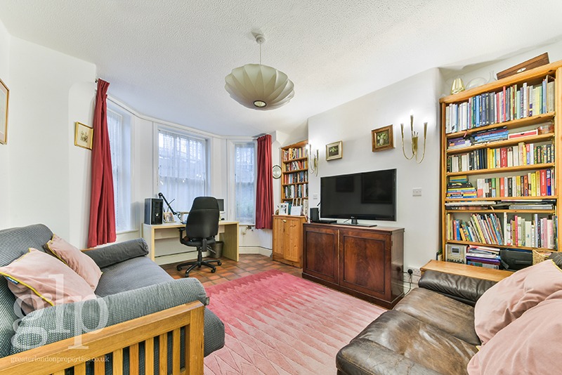 2 Bedroom Apartment, Robsart Mansions, Kenton Street, London, Greater London, WC1N 1NJ