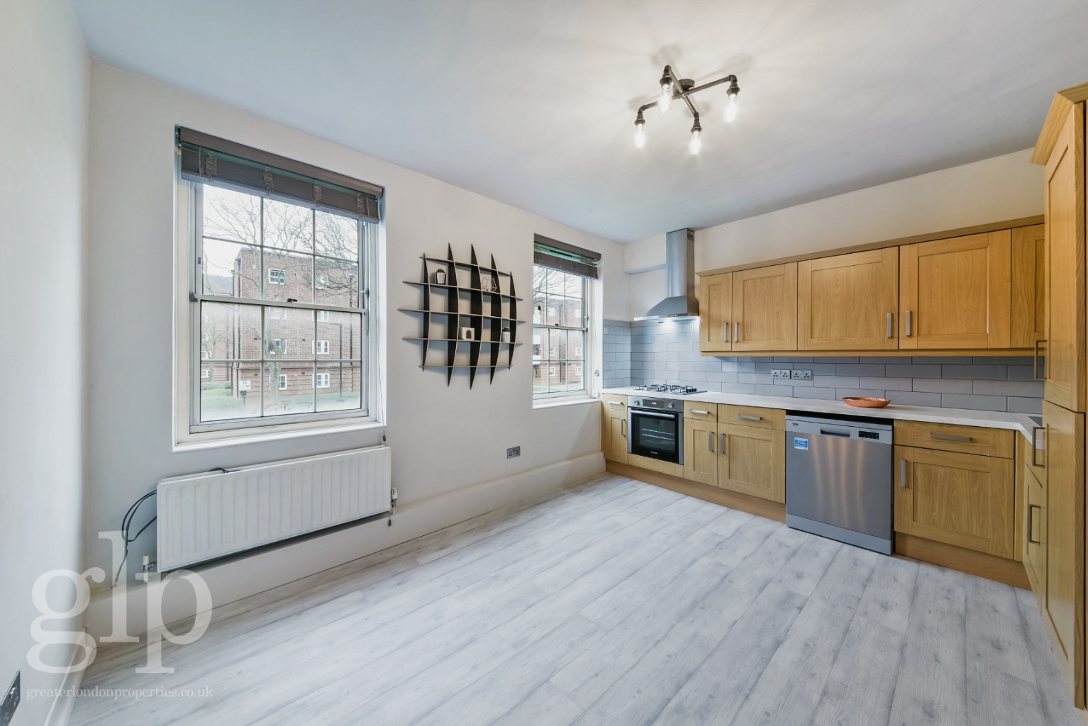 3 Bedroom Apartment, William Bonney Estate, Clapham, SW4"></div>            <div class=