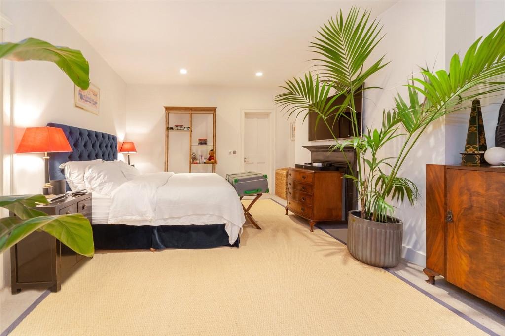 3 Bedroom Flat, Bedford Place, London, WC1B