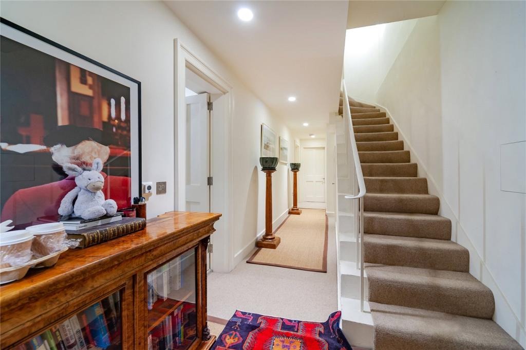 3 Bedroom Flat, Bedford Place, London, WC1B