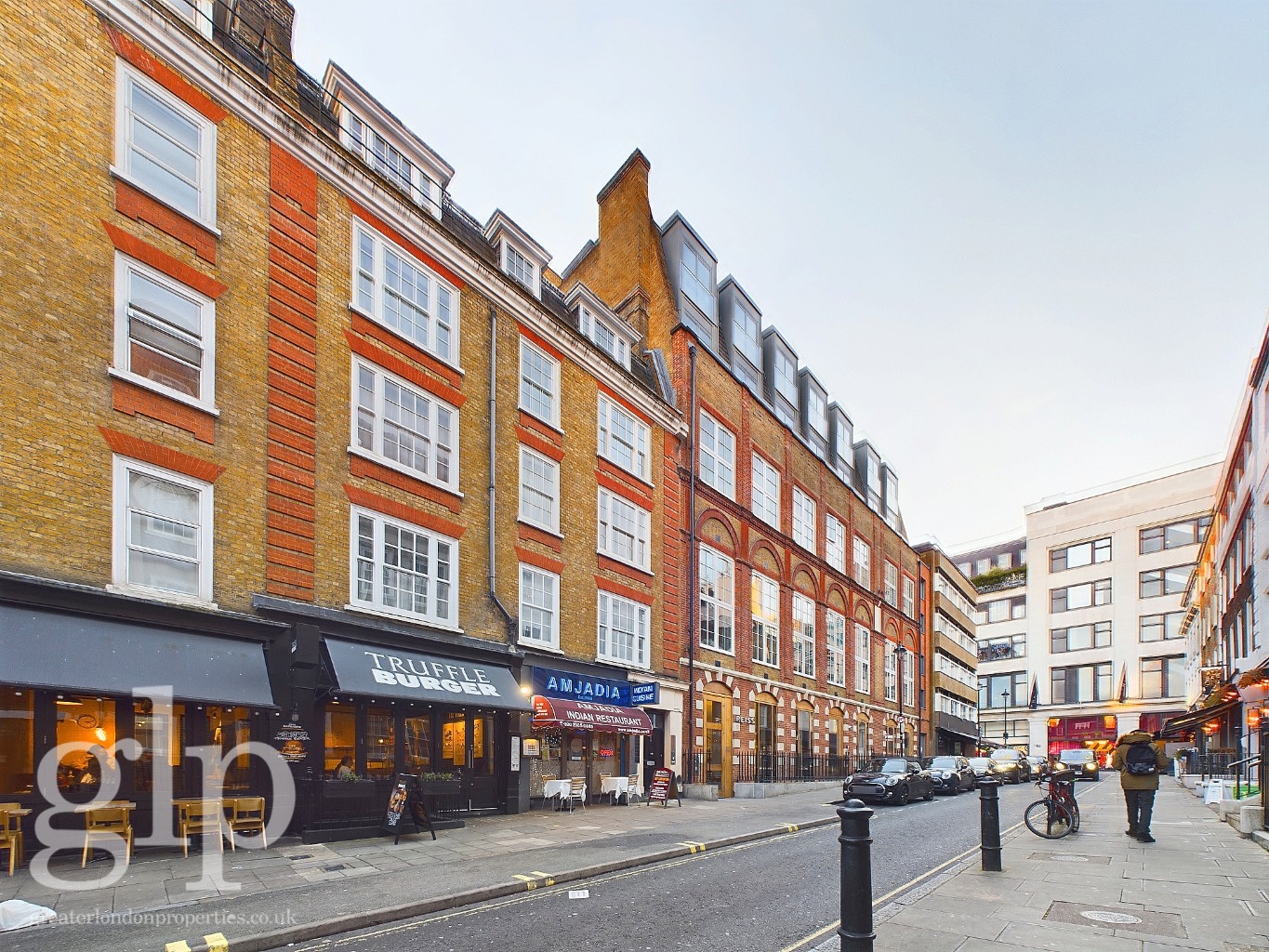 2 Bedroom Apartment, Picton Place, London, Mayfair, W1U