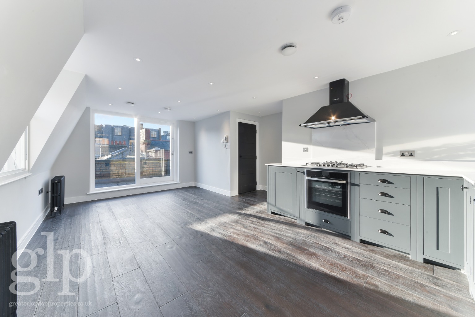 2 Bedroom Apartment, Shorts Gardens, Covent Garden WC2H