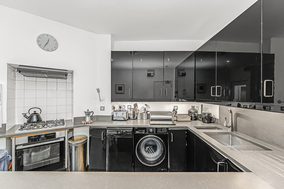 1 Bedroom Apartment, Berwick Street, London, W1F
