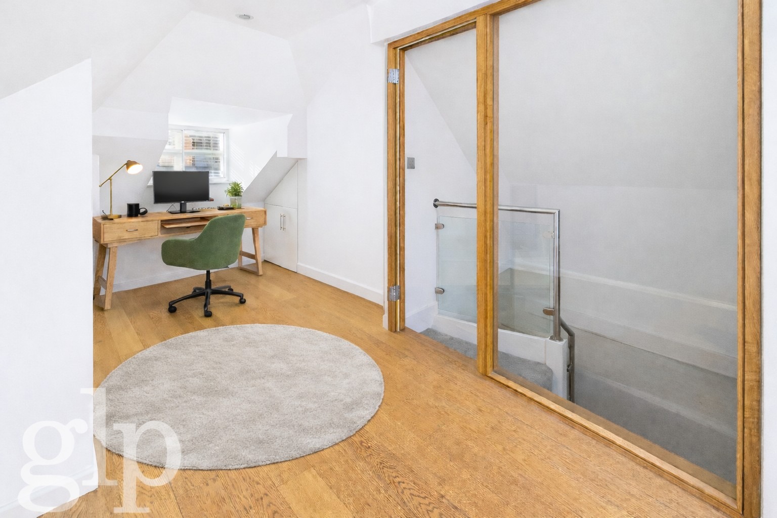 2 Bedroom Apartment, Wellington Street, Covent Garden, WC2E