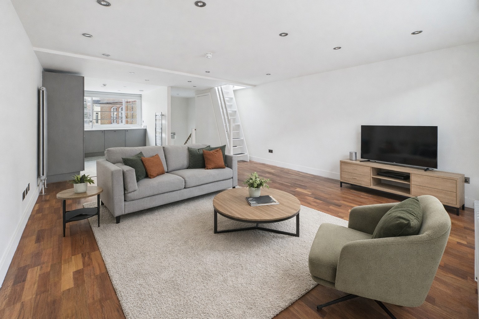 2 Bedroom Penthouse, Earlham Street, Covent Garden,  WC2H