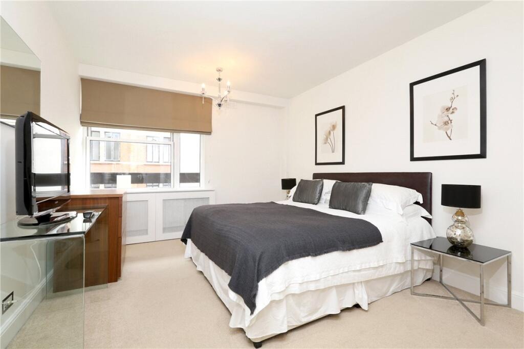 2 Bedroom Apartment, Weymouth Street, Marylebone, W1W
