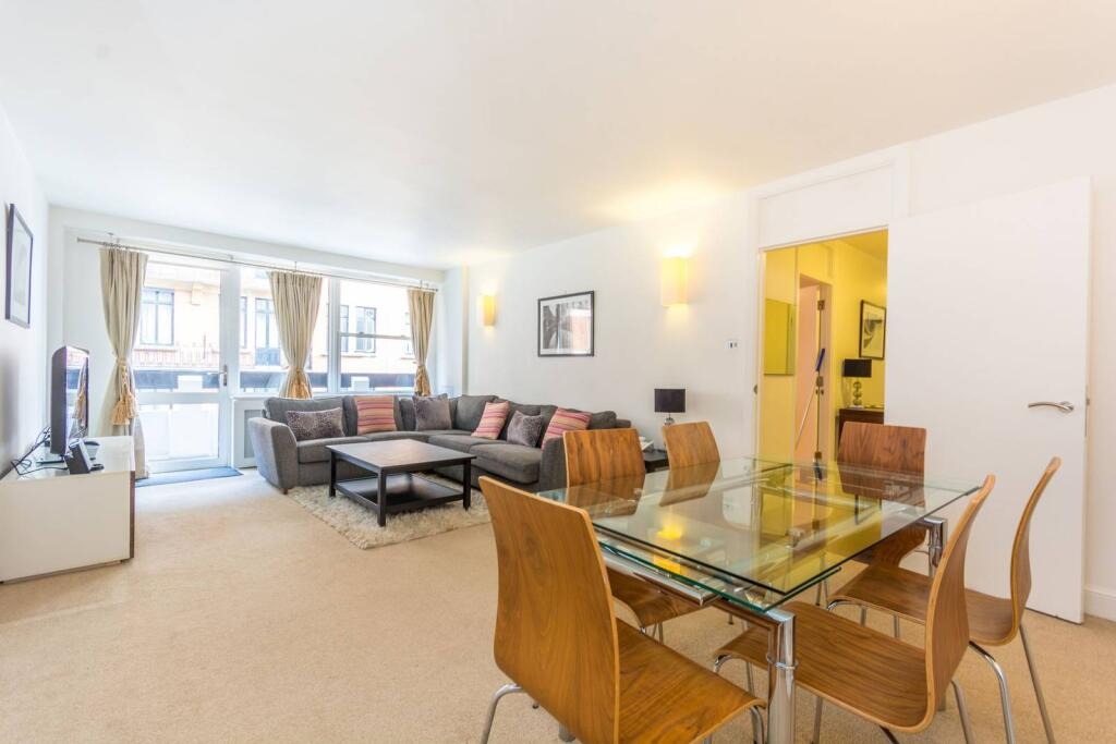 2 Bedroom Apartment, Weymouth Street, Marylebone, W1W