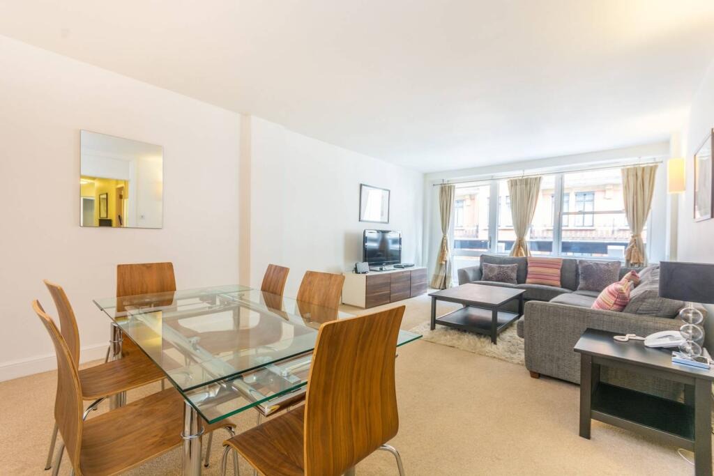 2 Bedroom Apartment, Weymouth Street, Marylebone, W1W